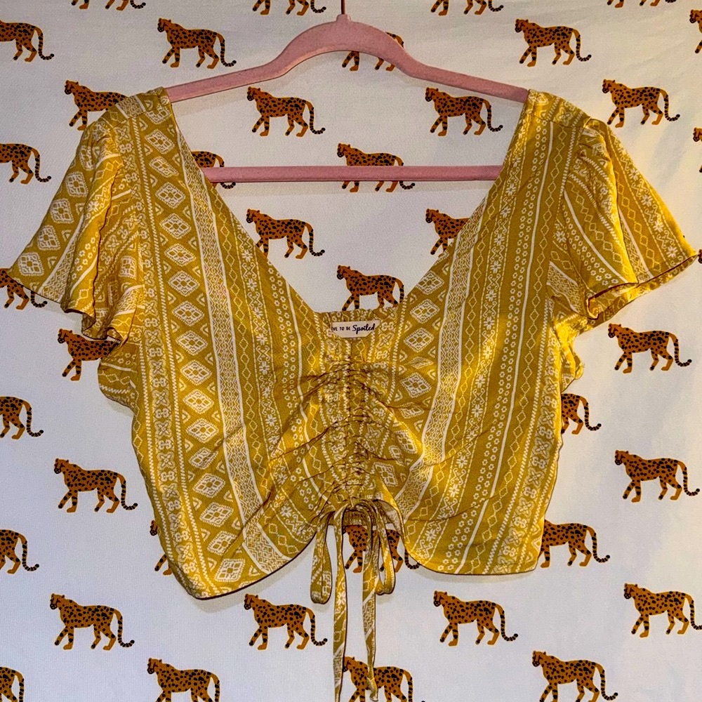 Live to be spoiled cinch tie crop top size M